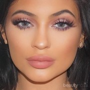 6 Tips & Trik Cara Membuat Bibir Ala Kylie Jenner