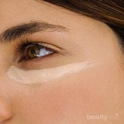 Ini Concealer yang Pas untuk Samarkan Mata Panda