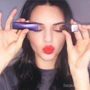 Atasi Bibir Kering Saat Mengaplikasikan Lipstick Matte