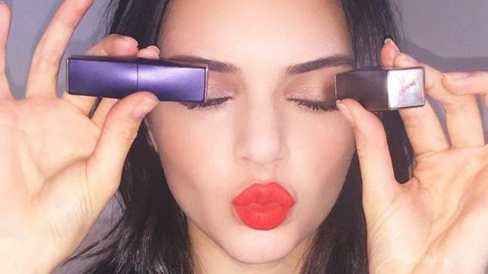 Atasi Bibir Kering Saat Mengaplikasikan Lipstick Matte