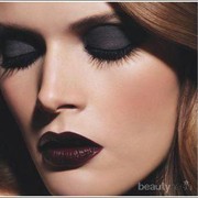 Gaya Makeup Gothic untuk Berbagai Kondisi