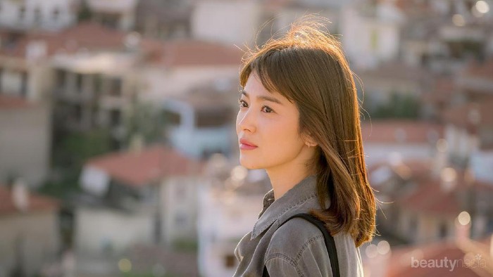 Cara Mendapatkan Rambut Lurus ala Song Hye Kyo