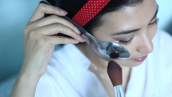 5 Alat untuk Mempermudah Makeup