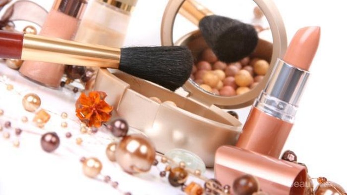 4 Produk Makeup yang Wajib Dibawa Saat Mudik