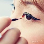 Trik Memakai Eyeliner Cair Bagi Pemula