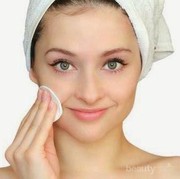 Beragam Cara Bersihkan Wajah dari Makeup