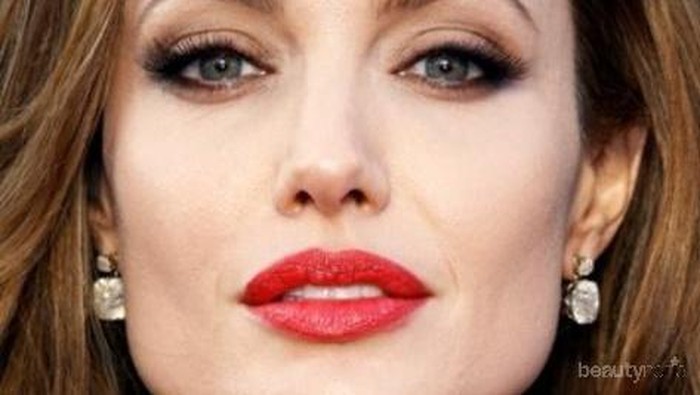 9 Inspirasi Kombinasi Warna Lipstik & Warna Eyeshadow