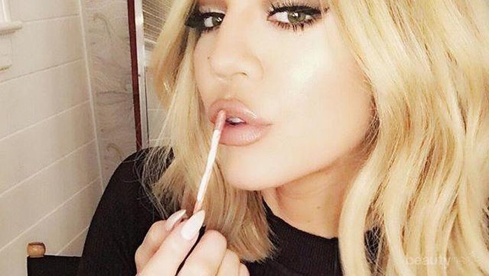 Khloe Kardashian Berbagi Rahasia Lip Liner Favorit Miliknya