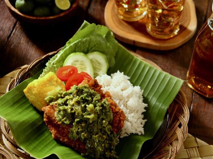 Menu Buka Puasa: Resep Ayam Geprek, Sambal Bawangnya Bikin Nagih