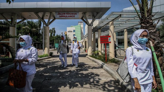 Berdasarkan laporan dari Dinkes Bali, 21 orang sempat kontak dengan WNA positif corona telah diambil spesimennya guna diperiksa di Litbangkes Jakarta.