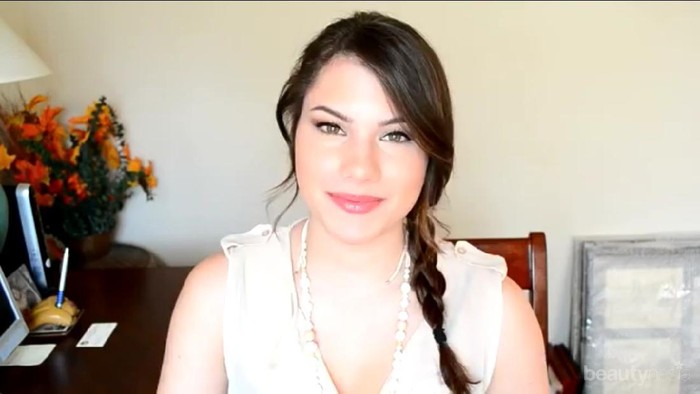 Intip Tutorial Side Dutch Braid Hair ala Katniss Everdeen