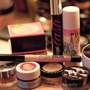 Diskon Produk Makeup Benefit dari Matahari Mall
