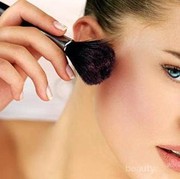 Pemilik Kulit Berminyak pun Bisa Dapatkan Base Makeup Flawless