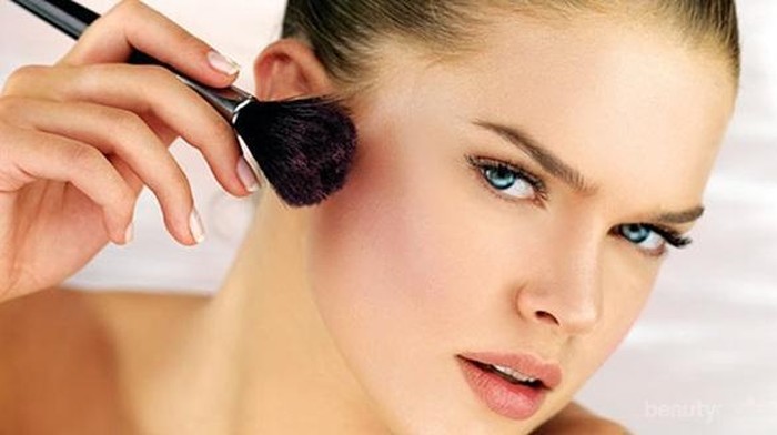 Pemilik Kulit Berminyak pun Bisa Dapatkan Base Makeup Flawless