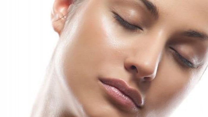 6 Trik Atasi Masalah Wajah Berminyak