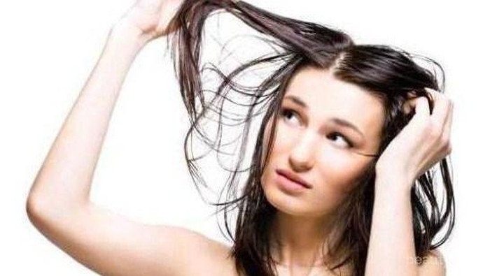 Rambut Kamu Berminyak? Ini 5 Sampo Terbaik untuk Mengatasinya