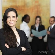 Hindari Gaya Makeup Seperti Ini Saat ke Kantor (Bagian 2)