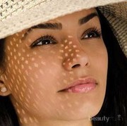8 Hal yang Harus Diperhatikan Agar Makeup Tahan Lama Saat di Pantai