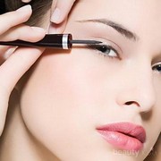 Cara Mudah Menggunakan Eyeliner Cair Untuk Pemula