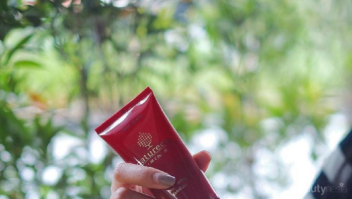 Cara Mengaplikasikan Naturecia Brightening Exfoliator