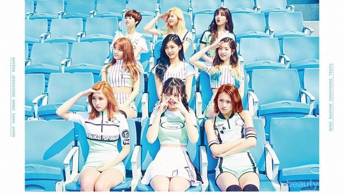 Menjadi Diri Sendiri Lewat Style ala Twice