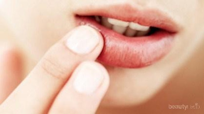 Ingin Bibir Tetap Lembab Saat Puasa? Ini 8 Tipsnya