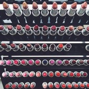 Warna-Warni Produk Lipstik Terlaris dari MAC