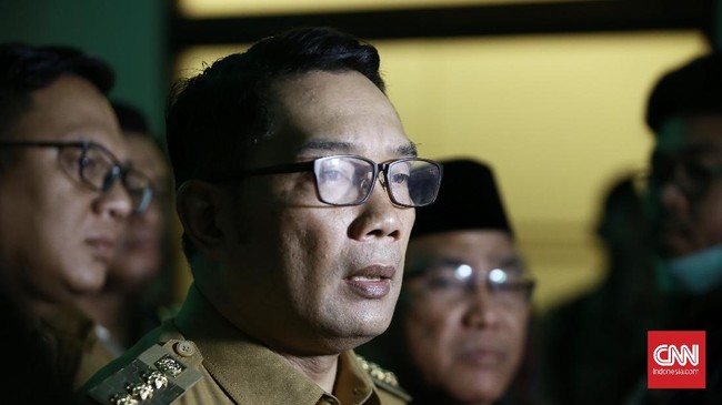 Gubernur Jawa Barat Ridwan Kamil ke Depok untuk singkronisasi kerja antara prmkot Depok dan Pemprov Jawa Barat. Depok. Senin  (2/3/2020). CNN Indonesia/Andry Novelino