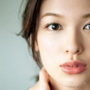 5 Tips Makeup Cantik Alami di Usia 30-an