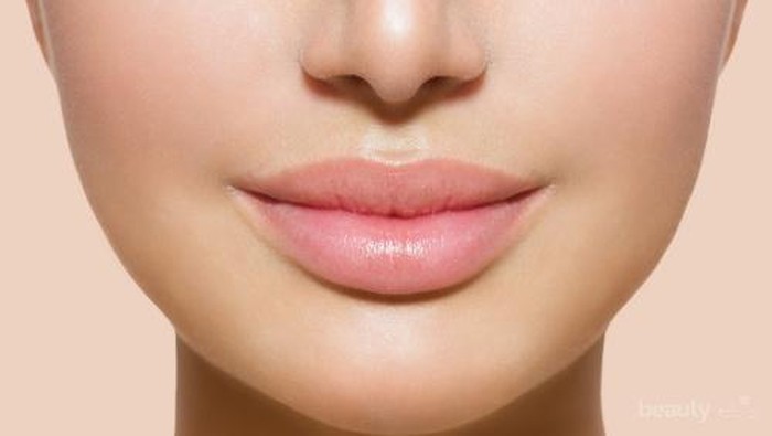 Tips Agar Bibir Tetap Lembab Ketika Memakai Matte Lipstick