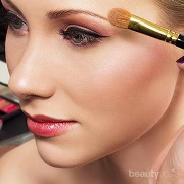 Temukan Cara Tepat Agar Makeup Lebih Tahan Lama