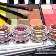 Tips Bedakan Kosmetik Asli & Palsu