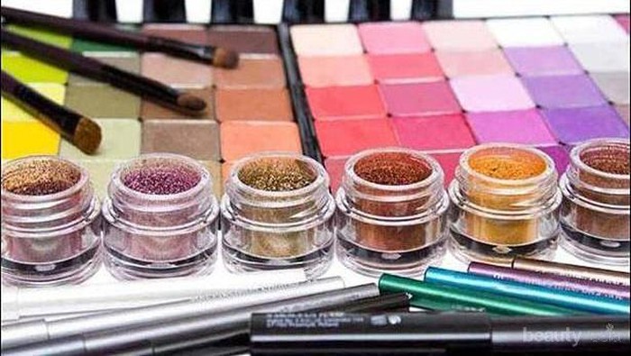 Tips Bedakan Kosmetik Asli & Palsu