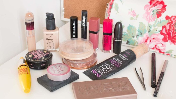 Tips Aman Mengemas Peralatan Makeup Saat Traveling