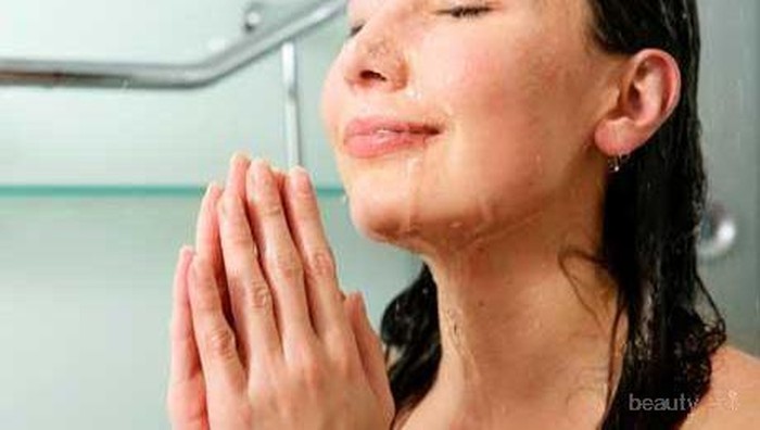 Langkah Tepat untuk Cegah Kulit Kering Setelah Mandi