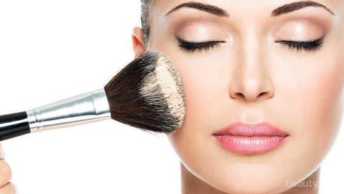 Tips Makeup Mudah untuk Atasi Wajah Kering Saat Puasa