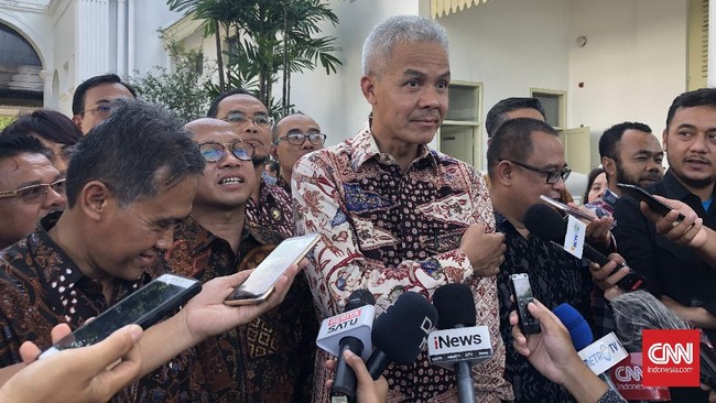 Gubernur Jateng Ganjar Pranowo mengatakan jika para tokoh memberikan teladan yang baik, ketegangan di tengah masyarakat dapat dihindari.