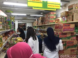 Pengakuan Warga yang Borong Sembako karena Khawatir Corona