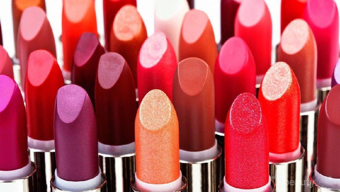 Perbedaan Lip Gloss, Lipstik, Lip Butter