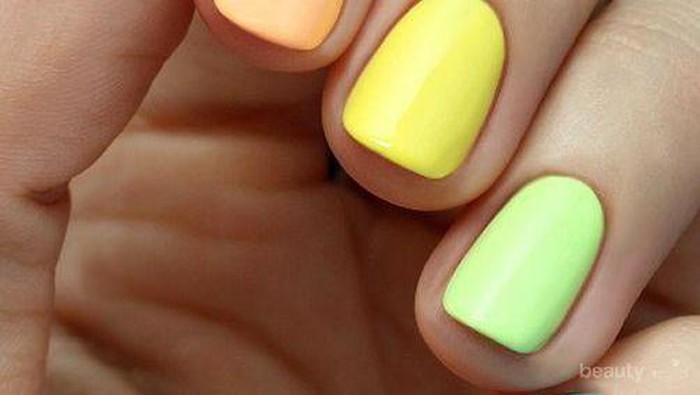 7 Warna Cat Kuku yang Harus Jadi Koleksi