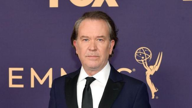 Aktor peraih Oscar, Timothy Hutton yang membintangi serial The Haunting of Hill House dituding pernah memerkosa gadis 14 tahun pada 1984.