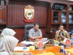 Cegah Corona, Pj Walkot Makassar Akan Tindak Apotek Jual Masker di Atas Harga