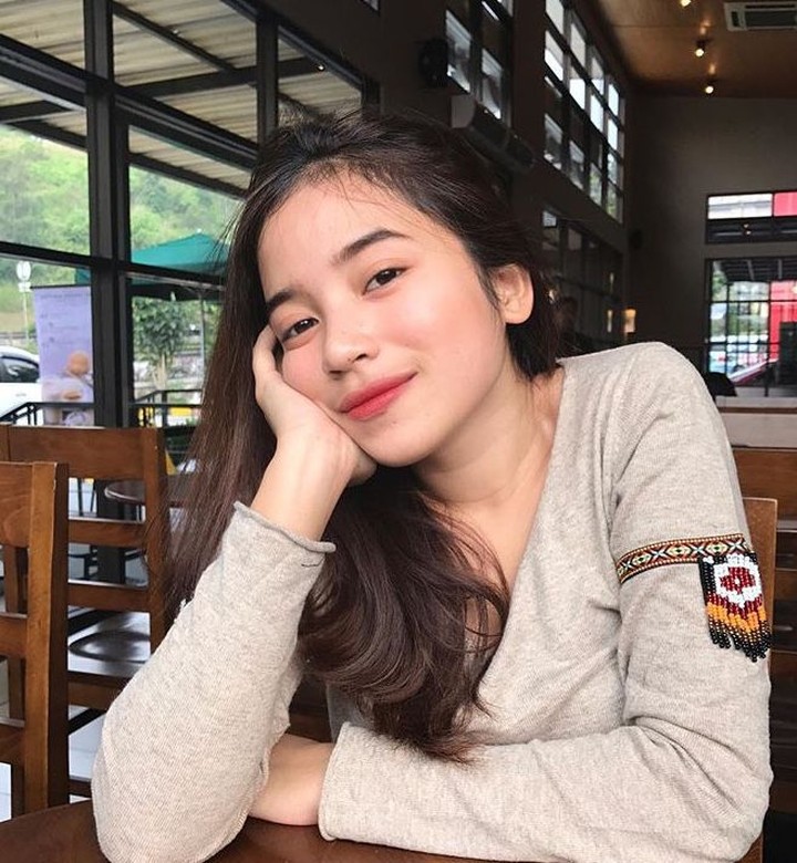 Sweet! Potret Kompak Jarwo Kwat Bersama Istri dan 2 Putri Cantiknya