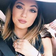 Tips Aplikasi Lipstik Nude dari Kylie Jenner