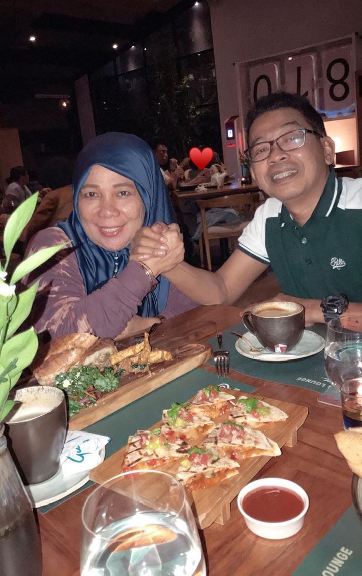 Sweet! Potret Kompak Jarwo Kwat Bersama Istri dan 2 Putri Cantiknya