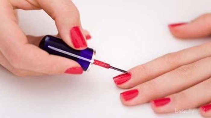 Cara Cepat Mengeringkan Cat Kuku