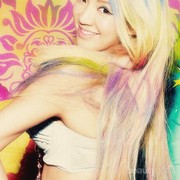 Inspirasi Warna Rambut Pelangi ala Idola Kpop