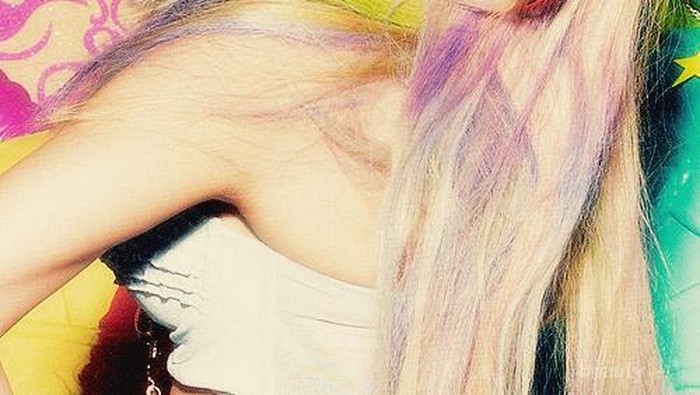 Inspirasi Warna Rambut Pelangi ala Idola Kpop