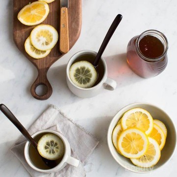6 Manfaat Penting Mengkonsumsi Teh Lemon
