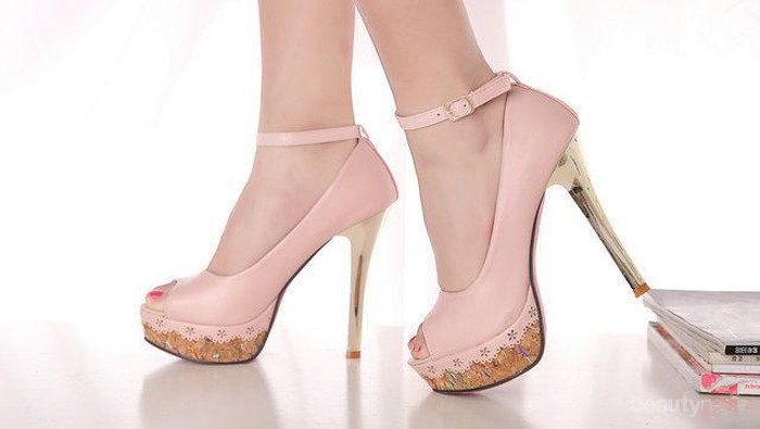 Tips Nyaman Menggunakan High Heels Untuk Pemula